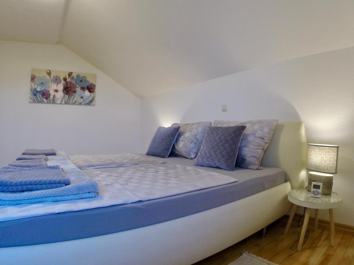 Holiday Apartment Lavanda Sumpetar Йесенице Екстериор снимка